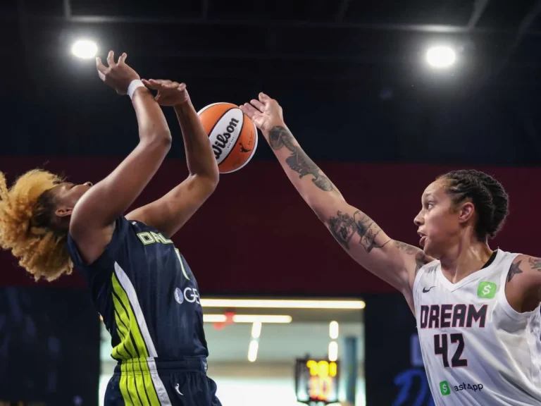 Brittney Griner halftime walk-off at Dream game