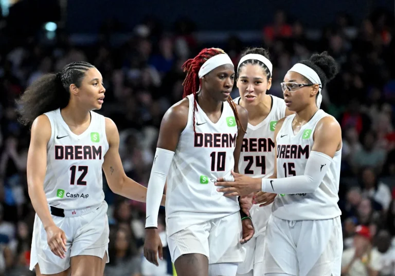 Brittney Griner supports Allisha Gray milestone