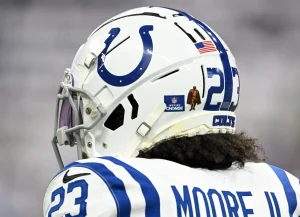 DeForest Buckner Ranks Among NFL’s Top 30 Players Over 30 Despite Injuries and Age