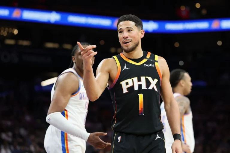 Devin Booker reunion with dog Haven after France trip