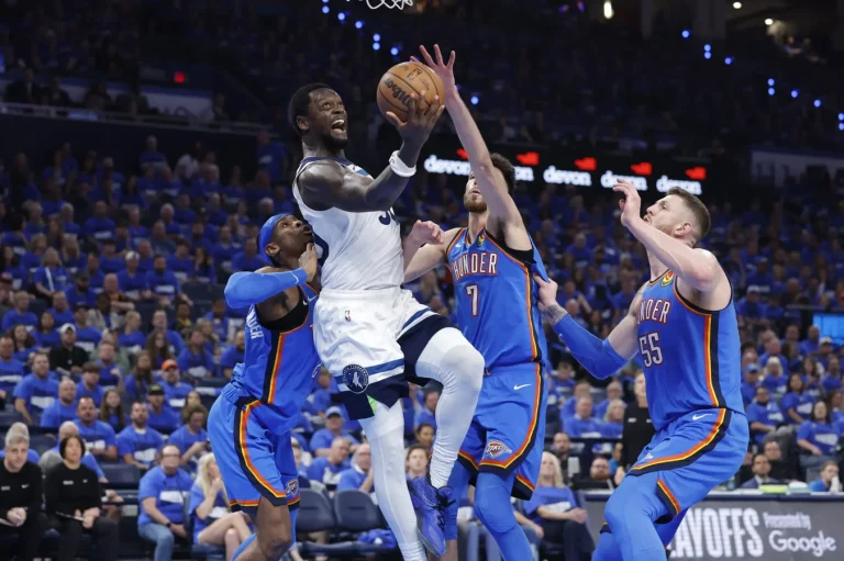 Julius Randle game 3 playoff redemption performance