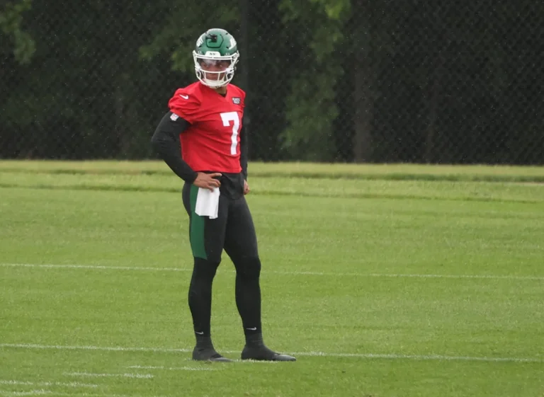 Justin Fields early performance in Jets OTAs