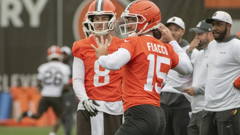 Kenny Pickett leads Cleveland Browns quarterback competition