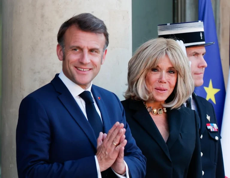 Matthew Stafford family visit Six Flags Over Texas