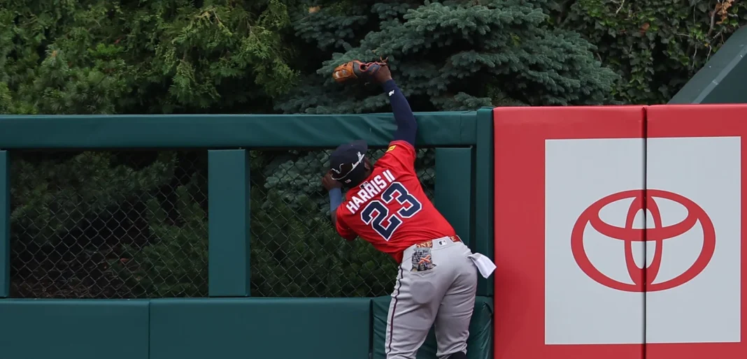 Michael Harris II spectacular home run catch