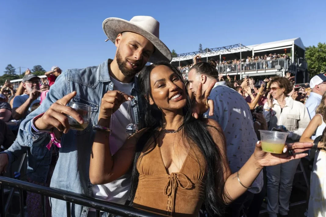 Stephen Curry and Ayesha Napa Valley getaway Stephen Curry and Ayesha Napa Valley getaway