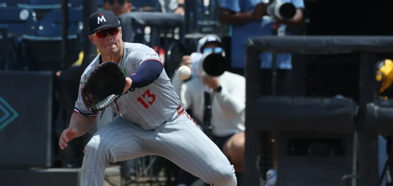 Ty France’s Emotional Return to Seattle Mariners Sparks Standing Ovation During Twins Showdown