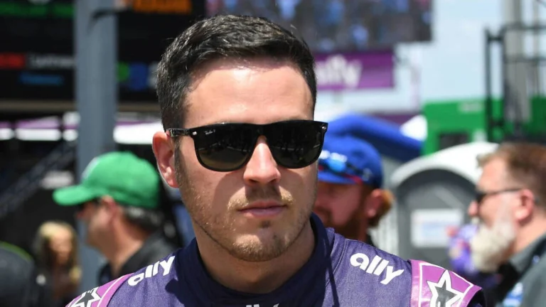 Alex Bowman Defies Injury to Secure Impressive Top-Five Finish at Mexico Race Alex Bowman Defies Injury to Secure Impressive Top-Five Finish at Mexico Race