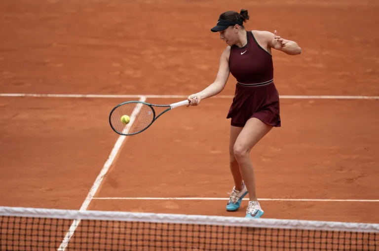 Amanda Anisimova supports Tatjana Maria Wimbledon run