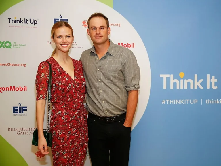 Andy Roddick's wife Brooklyn Decker reacts