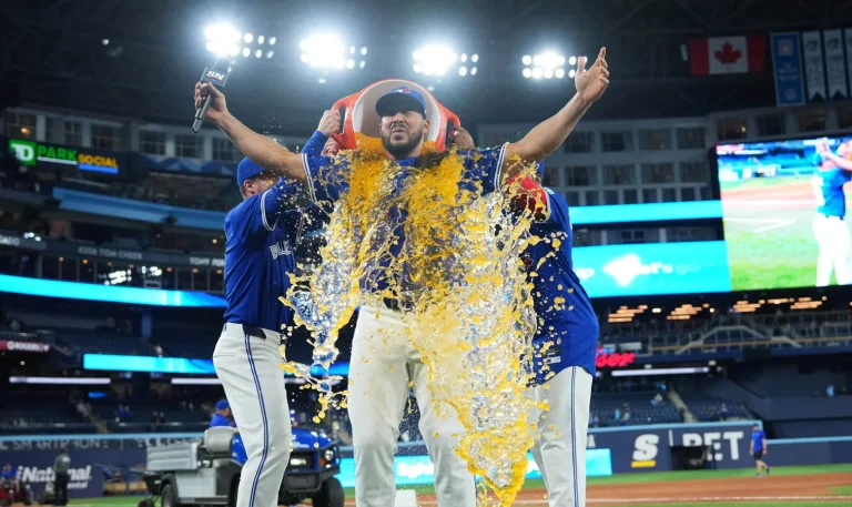 Anthony Santander recovery uncertainty impacts Blue Jays