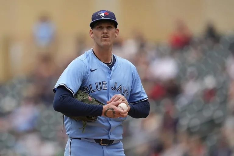 Bowden Francis struggles in Blue Jays loss