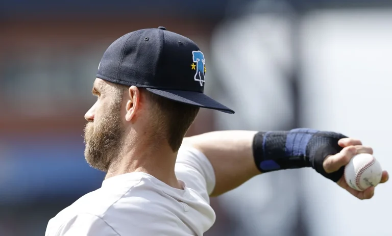 Bryce Harper right wrist injury update Phillies