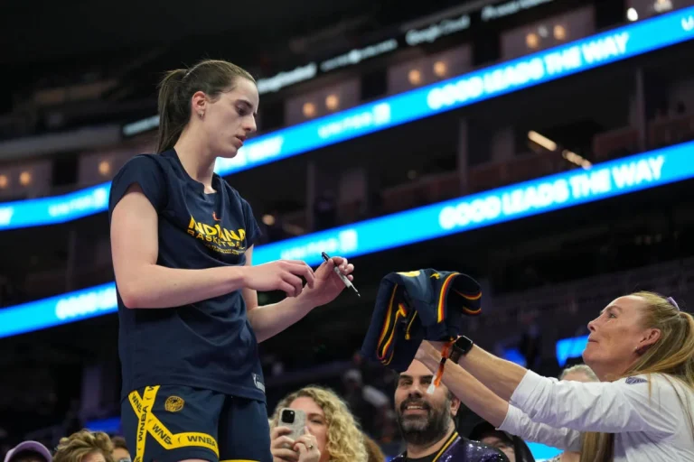 Caitlin Clark leads Indiana Fever against Valkyries
