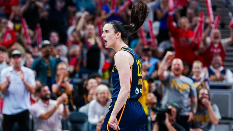 Caitlin Clark leads Indiana Fever to victory