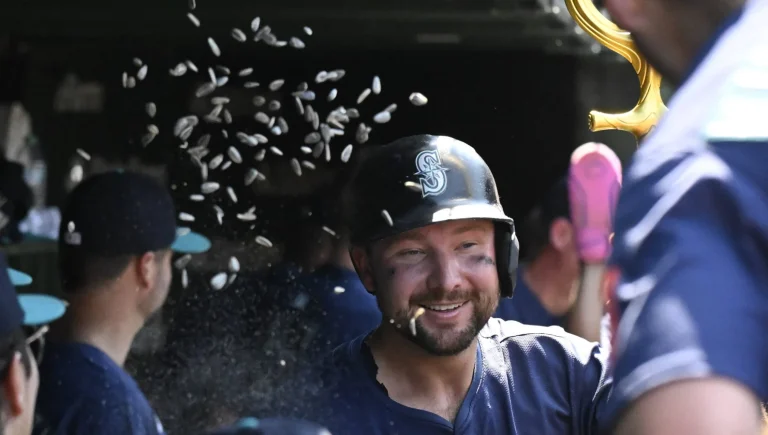 Cal Raleigh 30th home run Seattle Mariners