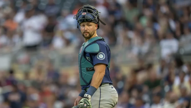 Cal Raleigh double intentional walk