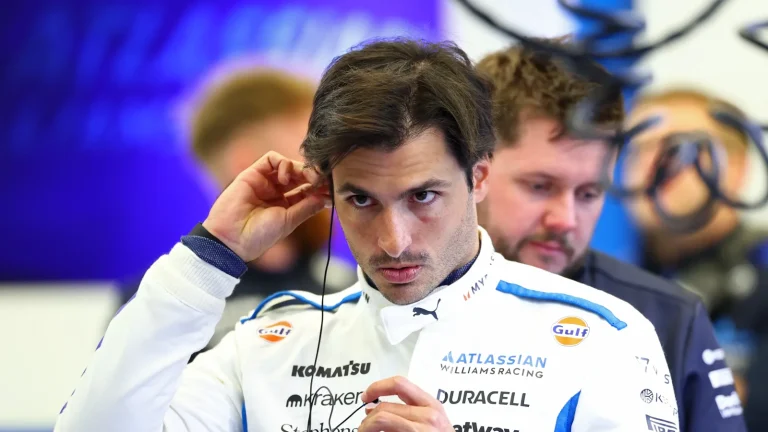 Carlos Sainz better hair F1