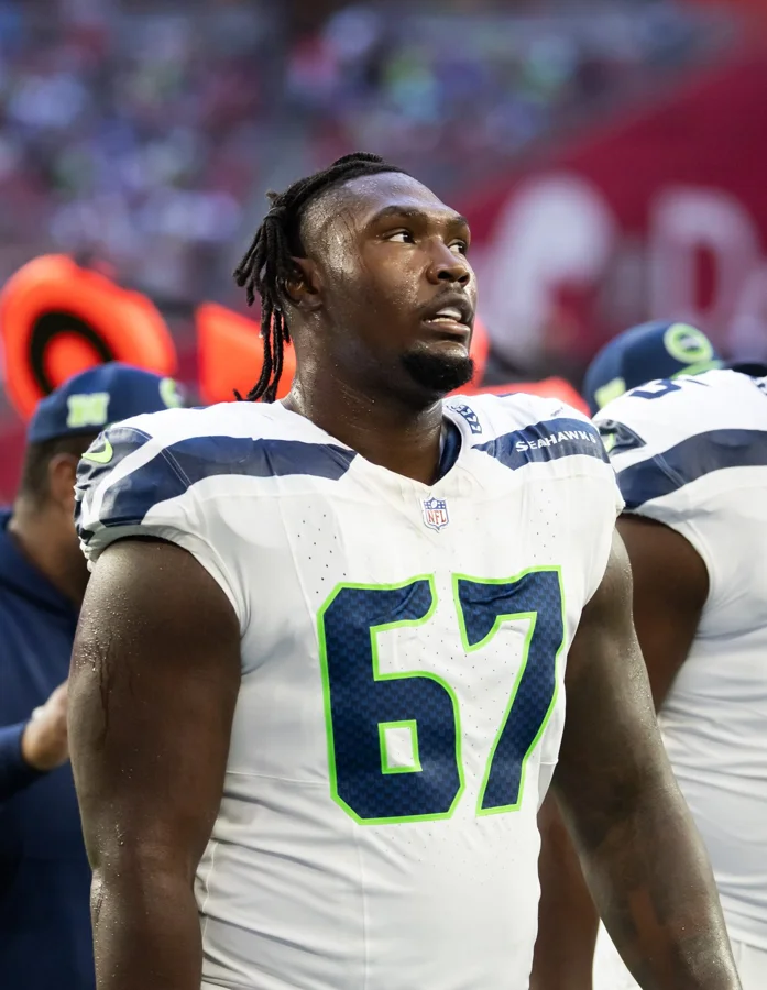 Charles Cross contract extension talks Seahawks