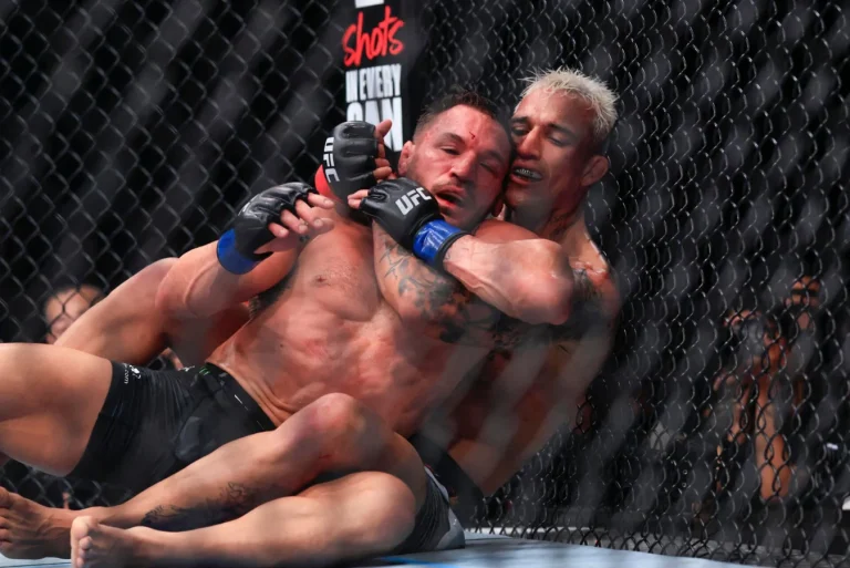 Charles Oliveira UFC 317 title fight submission record