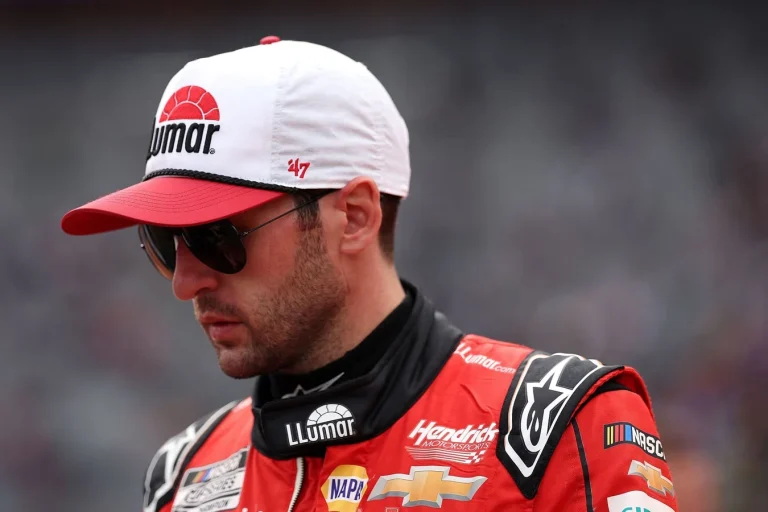 Chase Elliott NASCAR $1 million tournament stance