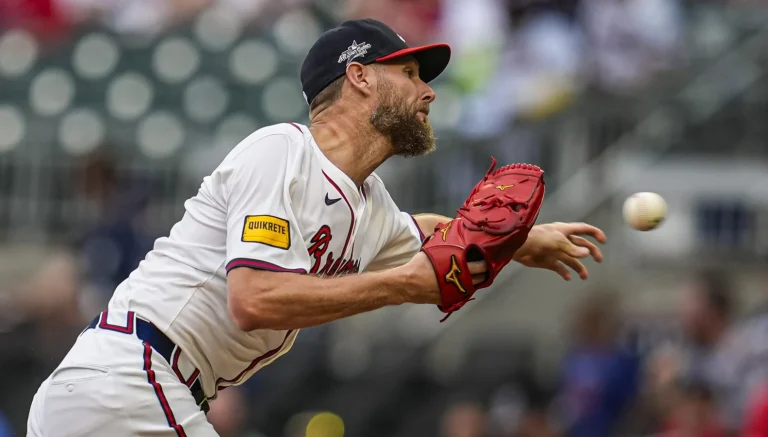 Chris Sale dominant pitching deep into game