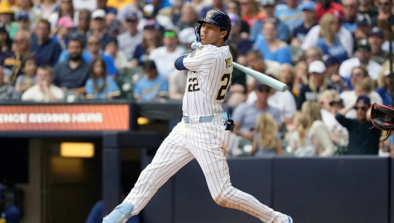 Christian Yelich leads Milwaukee Brewers comeback