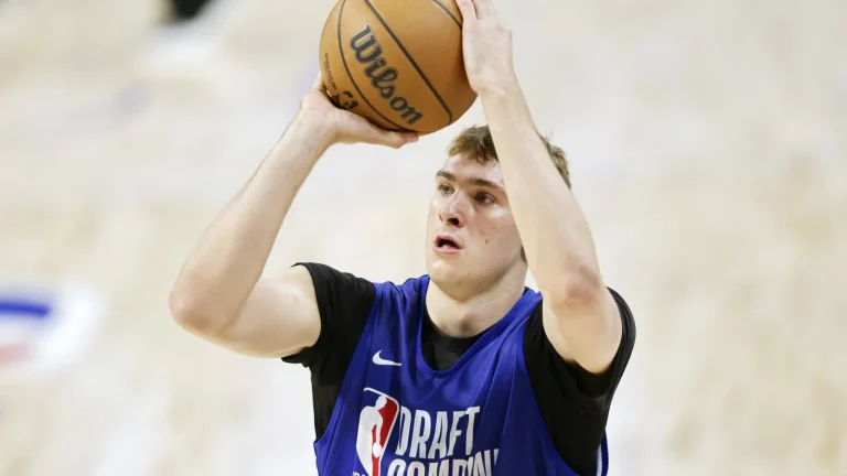 Cooper Flagg Compared to LeBron James by Ex-NBA Pro as 2025 NBA Draft Approaches Cooper Flagg Compared to LeBron James by Ex-NBA Pro as 2025 NBA Draft Approaches