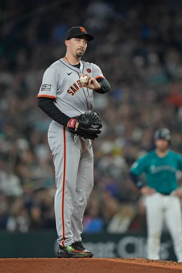 Corbin Burnes Mets free agent pitching gamble