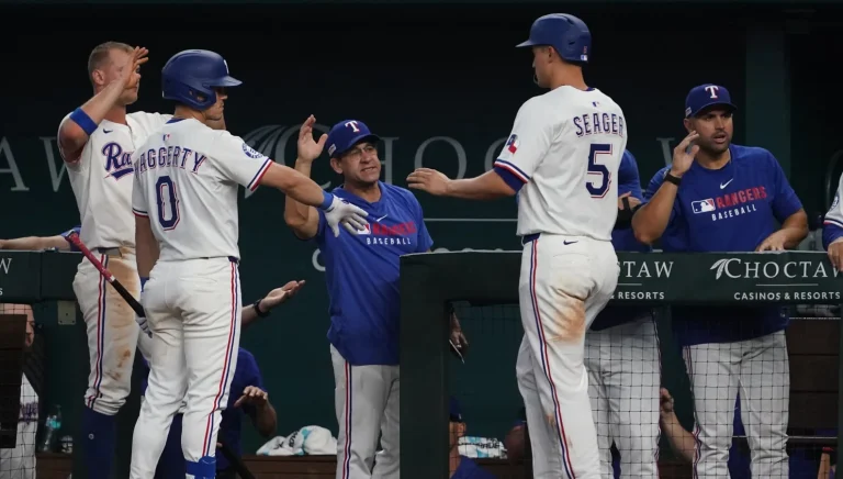 Corey Seager clutch RBI double sparks Rangers comeback