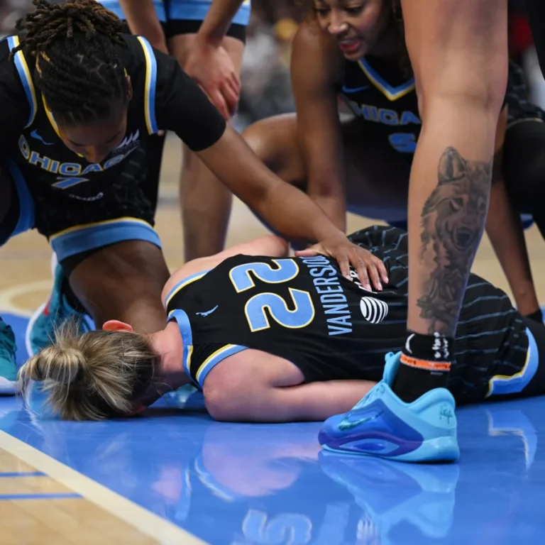 Courtney Vandersloot ACL injury impact on Chicago Sky