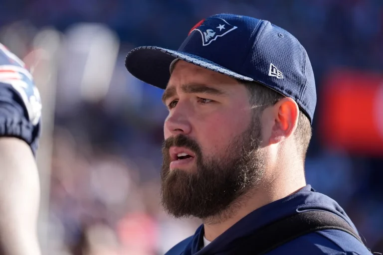 David Andrews retires finishing career with Patriots