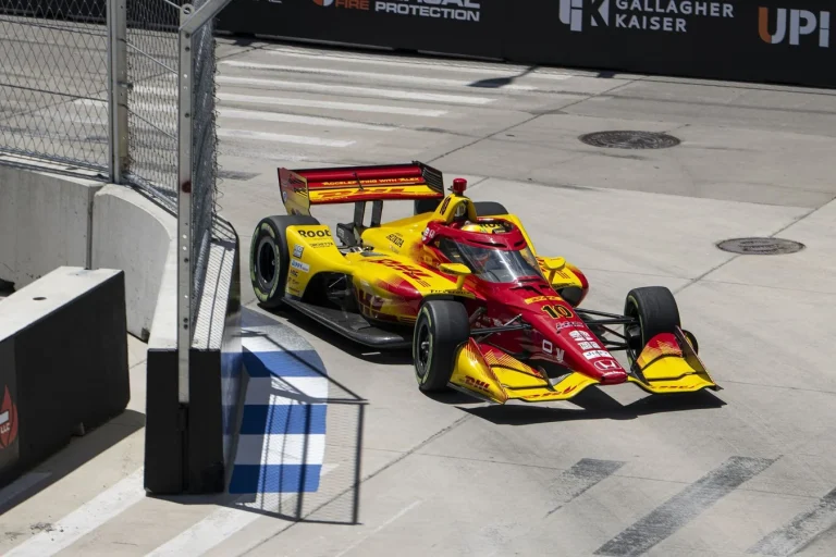 David Malukas causes Alex Palou crash at Detroit