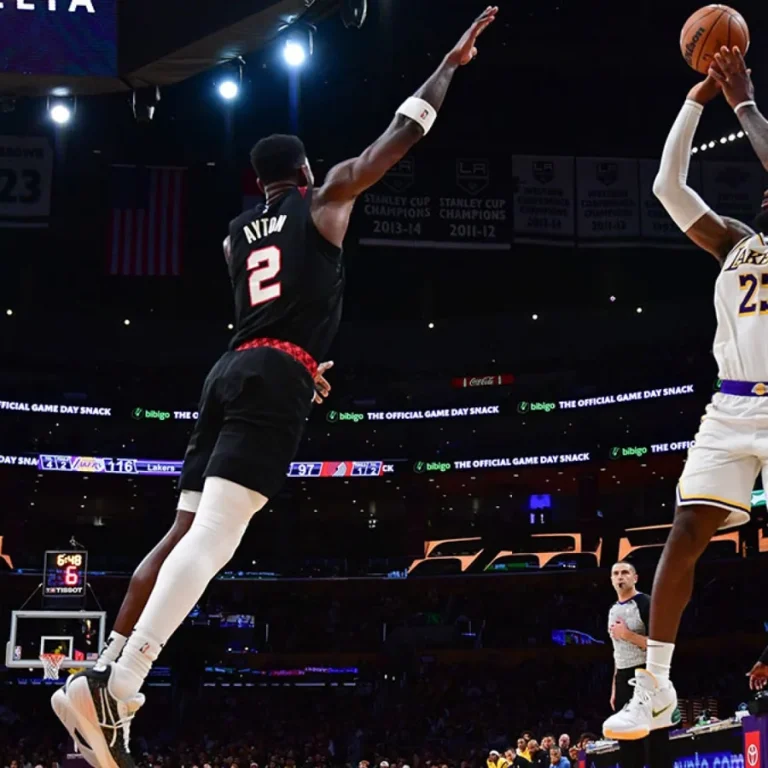 Deandre Ayton Lakers free agency