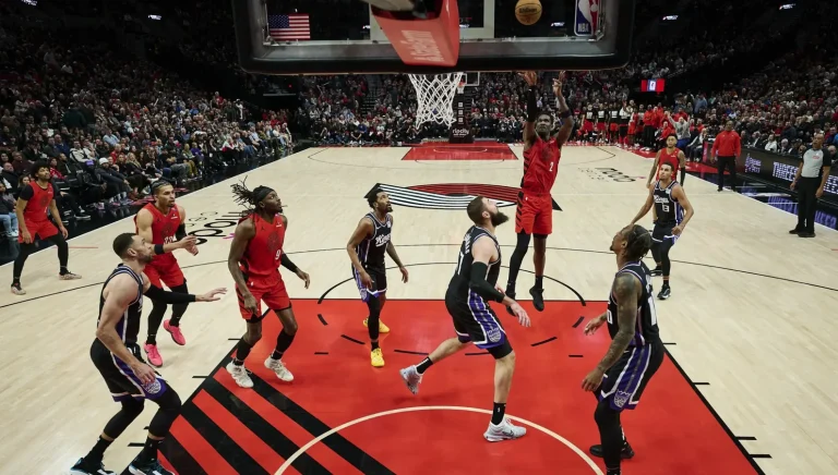 Deandre Ayton Trail Blazers center