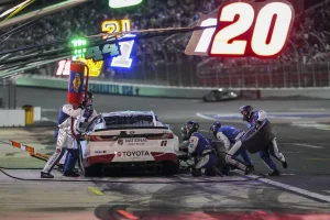 Denny Hamlin Battles No Air, No Water Issues in Helmet During Intense Nashville Race