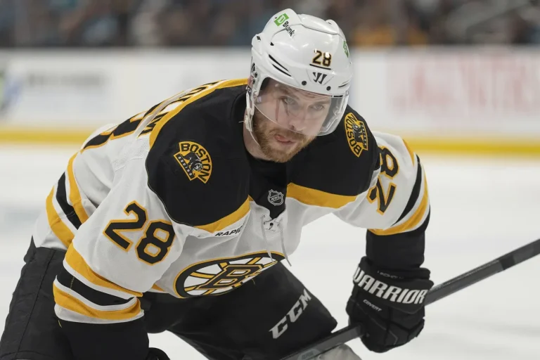 Elias Lindholm Boston Bruins struggles