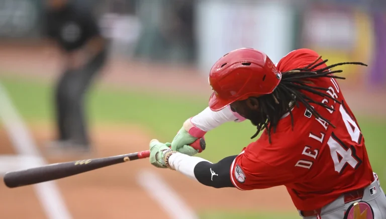 Elly De La Cruz home run honors family tragedy