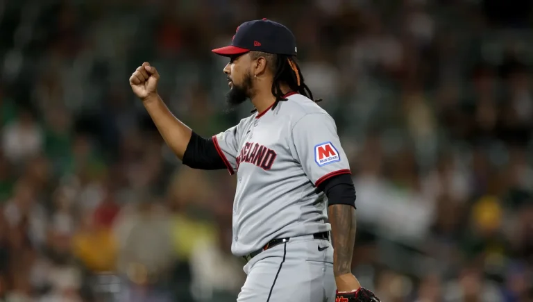 Emmanuel Clase: Cleveland Guardians Defy Trade Deadline, Keep Star Closer Amid MLB Frenzy Emmanuel Clase: Cleveland Guardians Defy Trade Deadline, Keep Star Closer Amid MLB Frenzy
