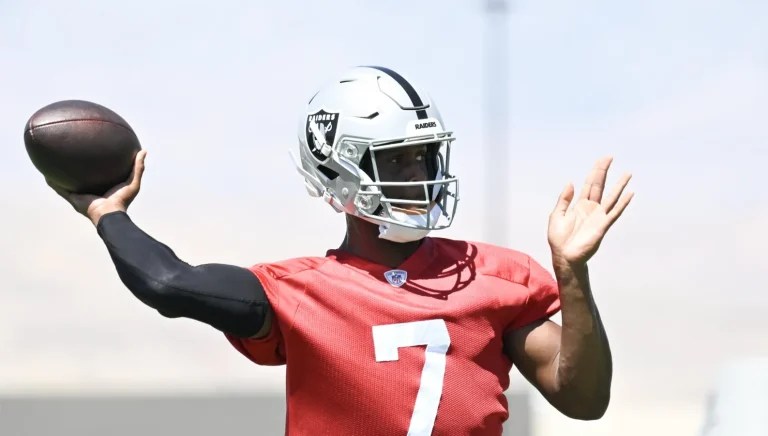 Geno Smith impresses Raiders teammates at minicamp