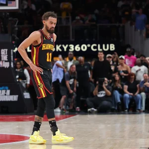 Giannis Antetokounmpo and Trae Young Could Team Up in Blockbuster 3-Way NBA Trade This Offseason