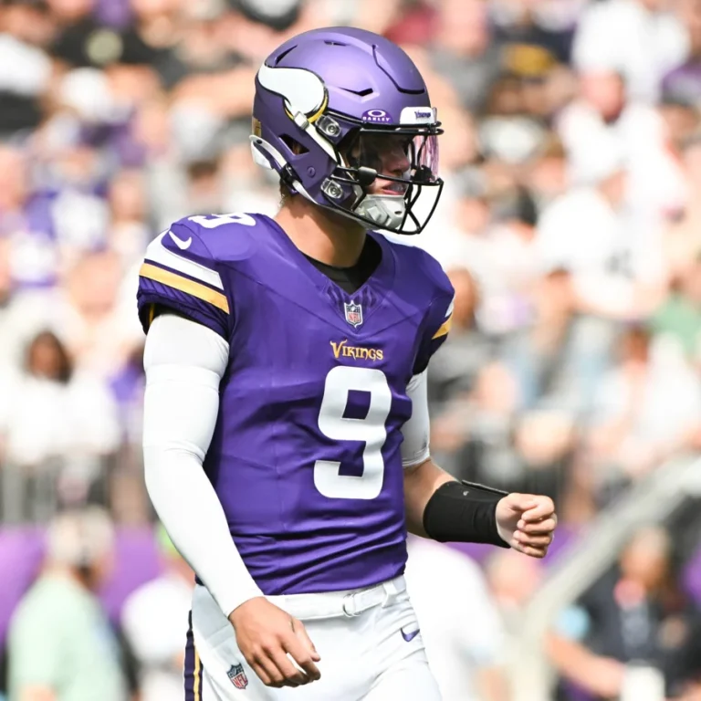 J.J. McCarthy Vikings quarterback pressure