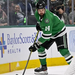 Jamie Benn Signs Extension with Dallas Stars, Aiming for Historic Stanley Cup Run in 2025-26 Season