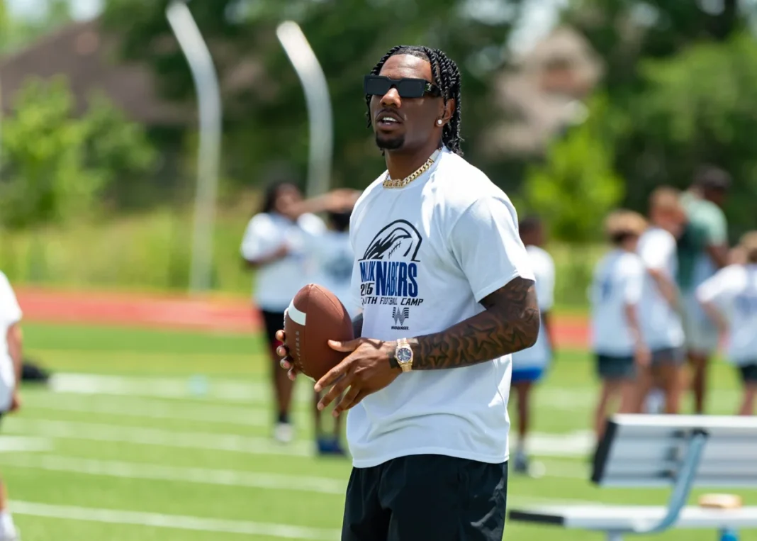 Jayden Daniels and Malik Nabers College Football Bond Jayden Daniels and Malik Nabers College Football Bond