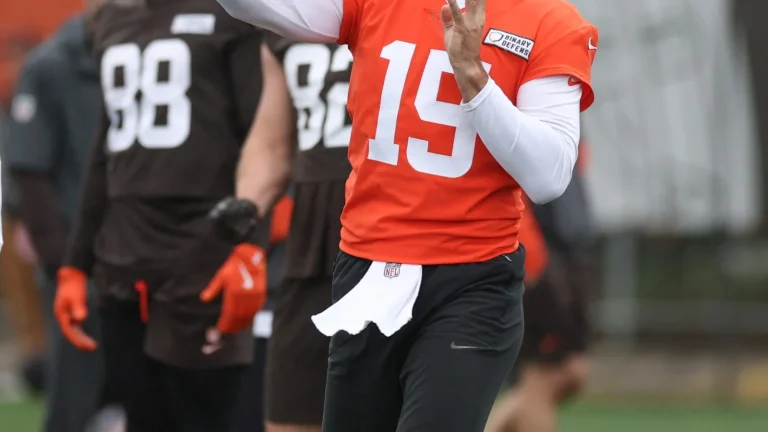 Joe Flacco not a mentor in Browns quarterback competition