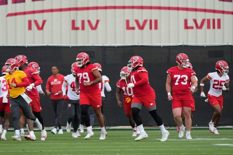 Joe Thuney departure effects on Chiefs offensive line