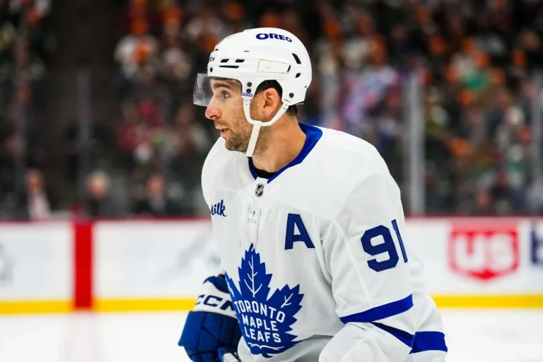 John Tavares hometown Maple Leafs deal