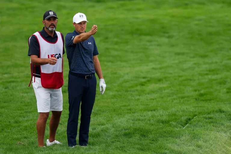 Jordan Spieth Unwinds After Tough U.S. Open with Beers at Buffalo Wild Wings—Just Like One of Us Jordan Spieth Unwinds After Tough U.S. Open with Beers at Buffalo Wild Wings—Just Like One of Us