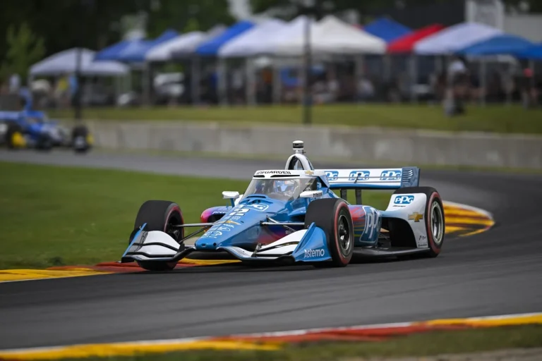 Josef Newgarden crashes at Road America IndyCar