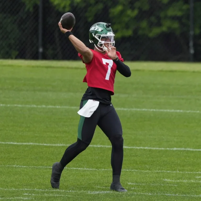 Justin Fields impressive performance at Jets OTAs